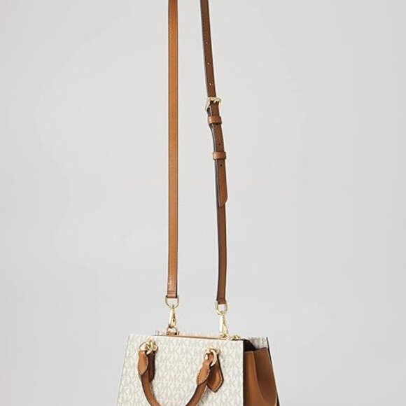 Michael Kors Crossbody purse - Picture 2 of 2